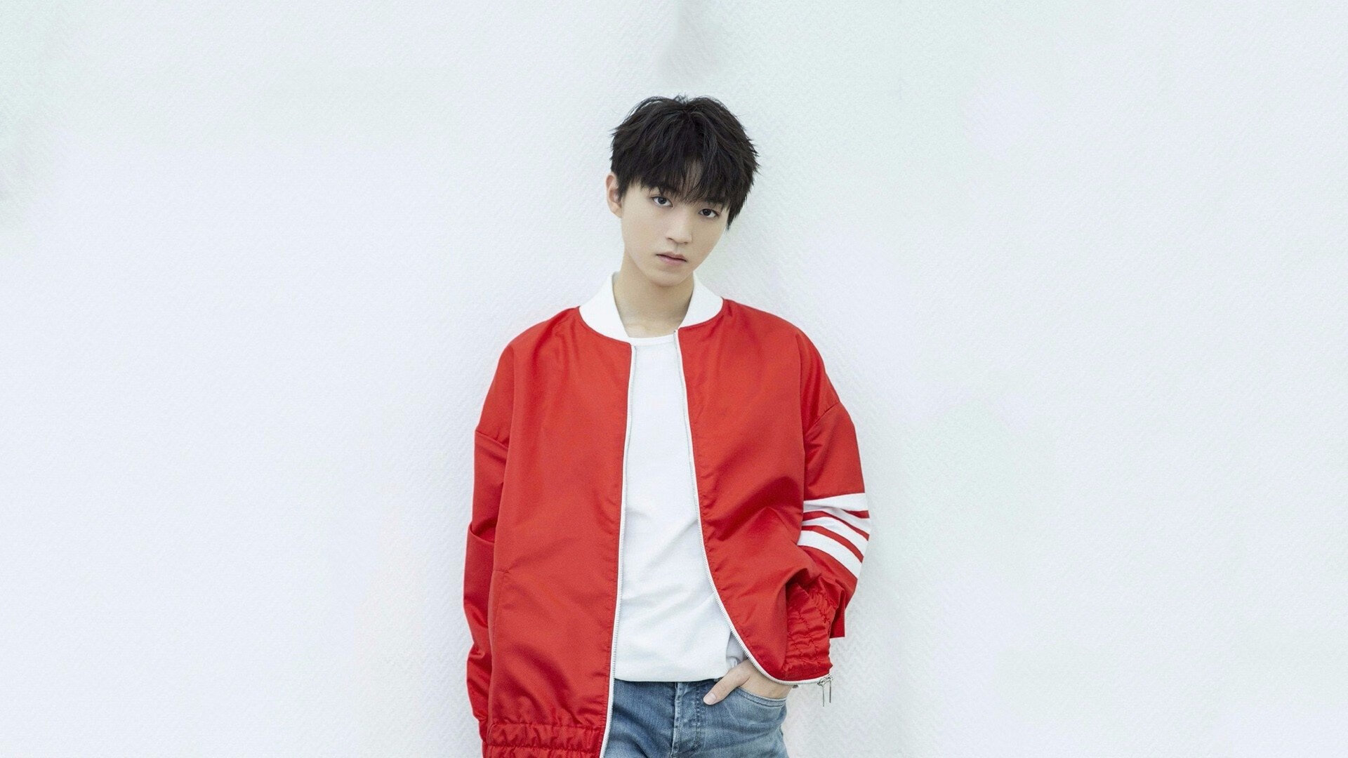 协作攀岩挑战，团队默契的极限考验，攀岩队友