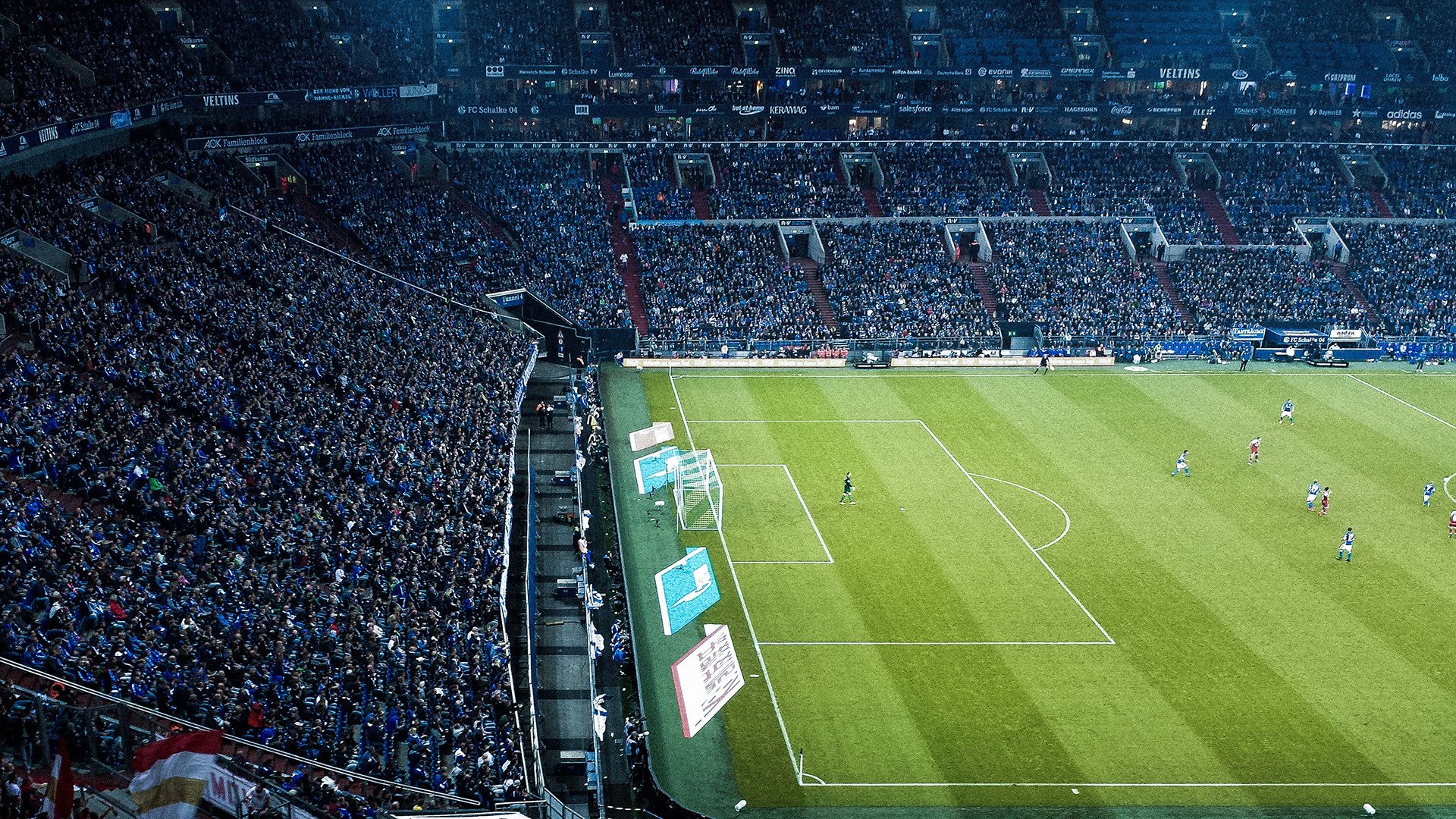 开云体育下载官网-英超冲刺决战：悬念缠绕，精彩不断！，英超经典对决